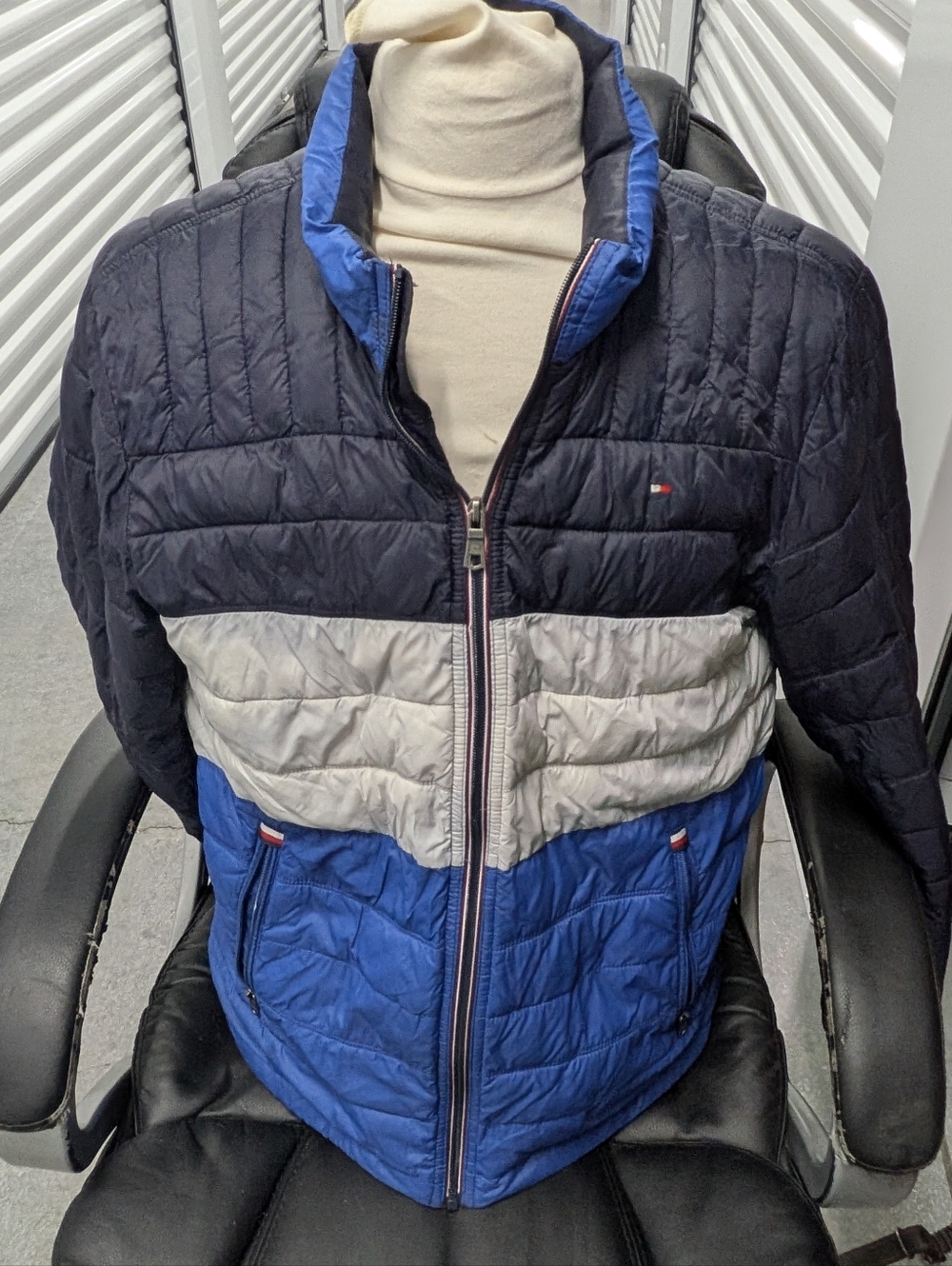 Vintage Tommy Hilfiger Men’s Colorblock Quilted Jacket - Navy/Gray/Blue